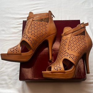 Women's Faux Leather Heeled Ankle Booties in Tan - US 8.5
